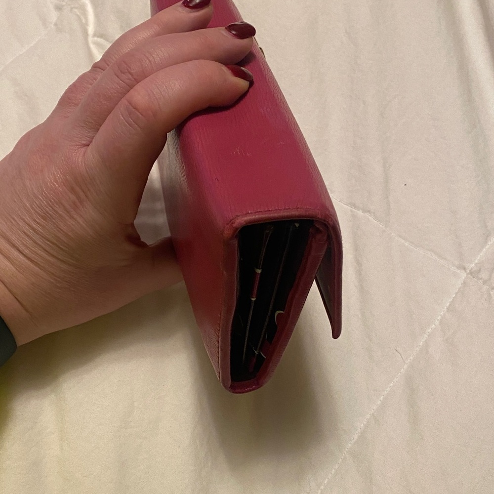 Gucci Pink Wallet with Gold Heart Accent - Picture 5 of 5